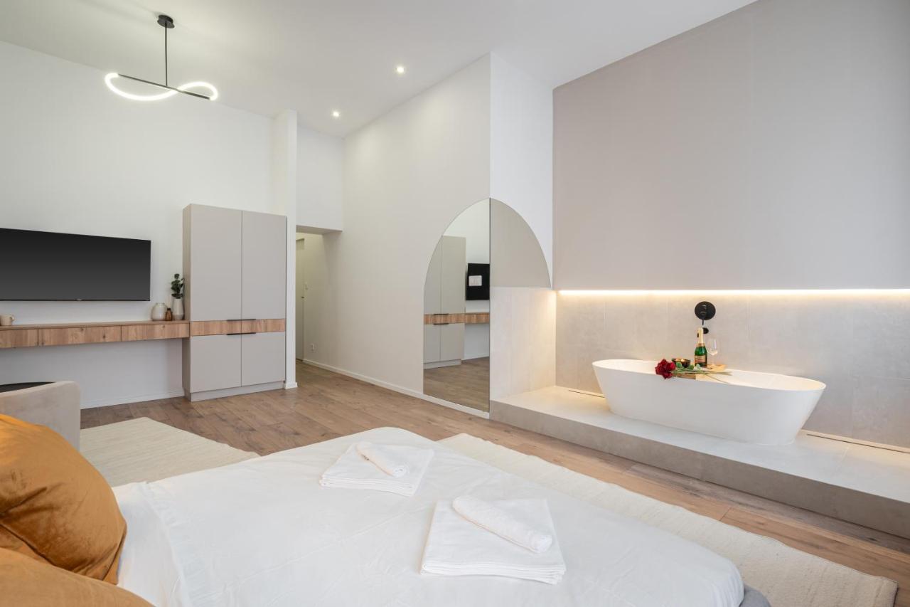 You Boutique Suites, Best Location By Bqa بودابست المظهر الخارجي الصورة
