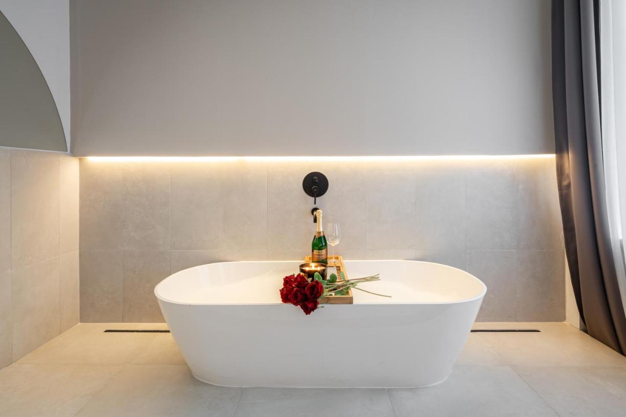 You Boutique Suites, Best Location By Bqa بودابست المظهر الخارجي الصورة