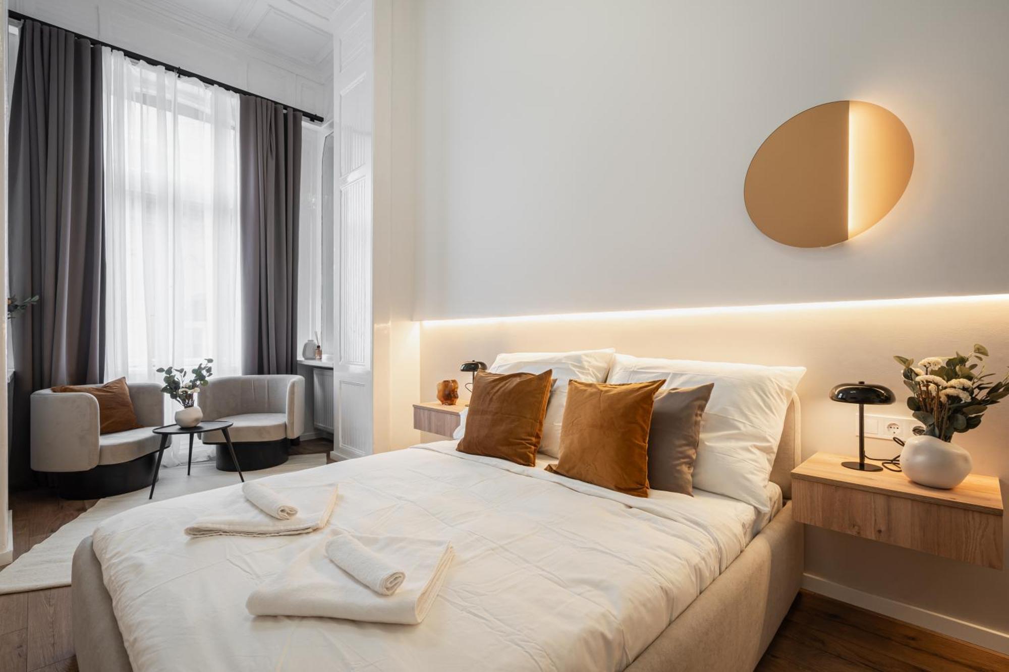 You Boutique Suites, Best Location By Bqa بودابست المظهر الخارجي الصورة