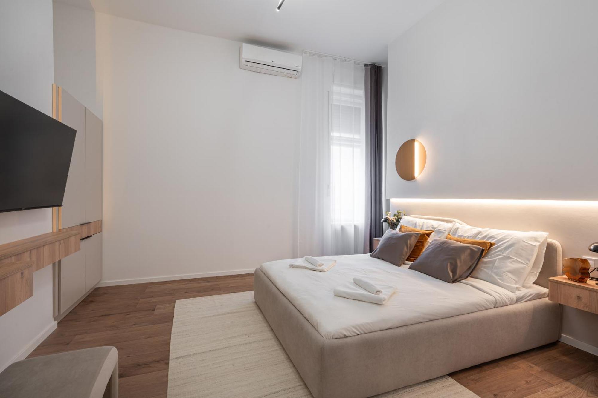 You Boutique Suites, Best Location By Bqa بودابست المظهر الخارجي الصورة