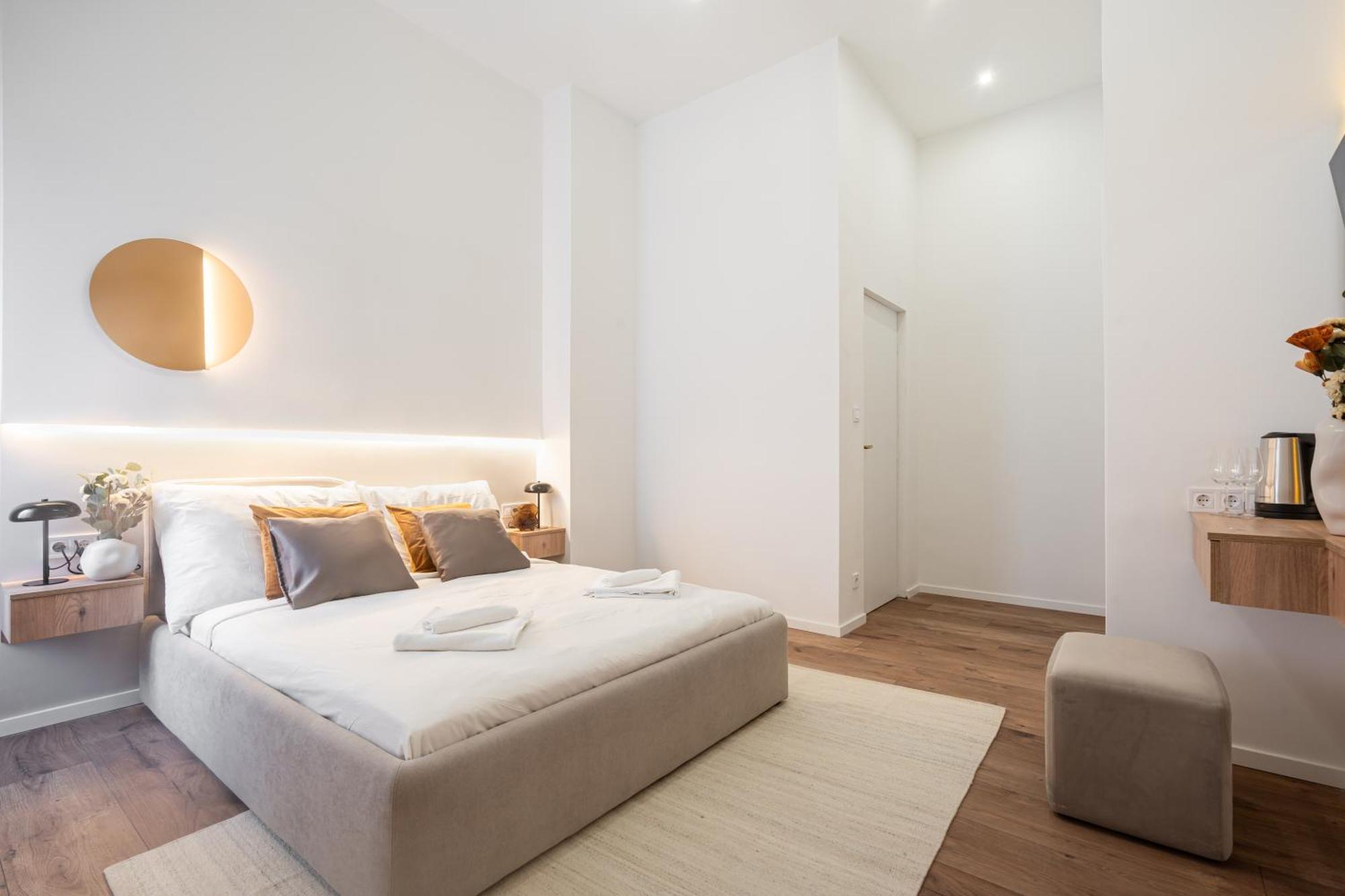 You Boutique Suites, Best Location By Bqa بودابست المظهر الخارجي الصورة